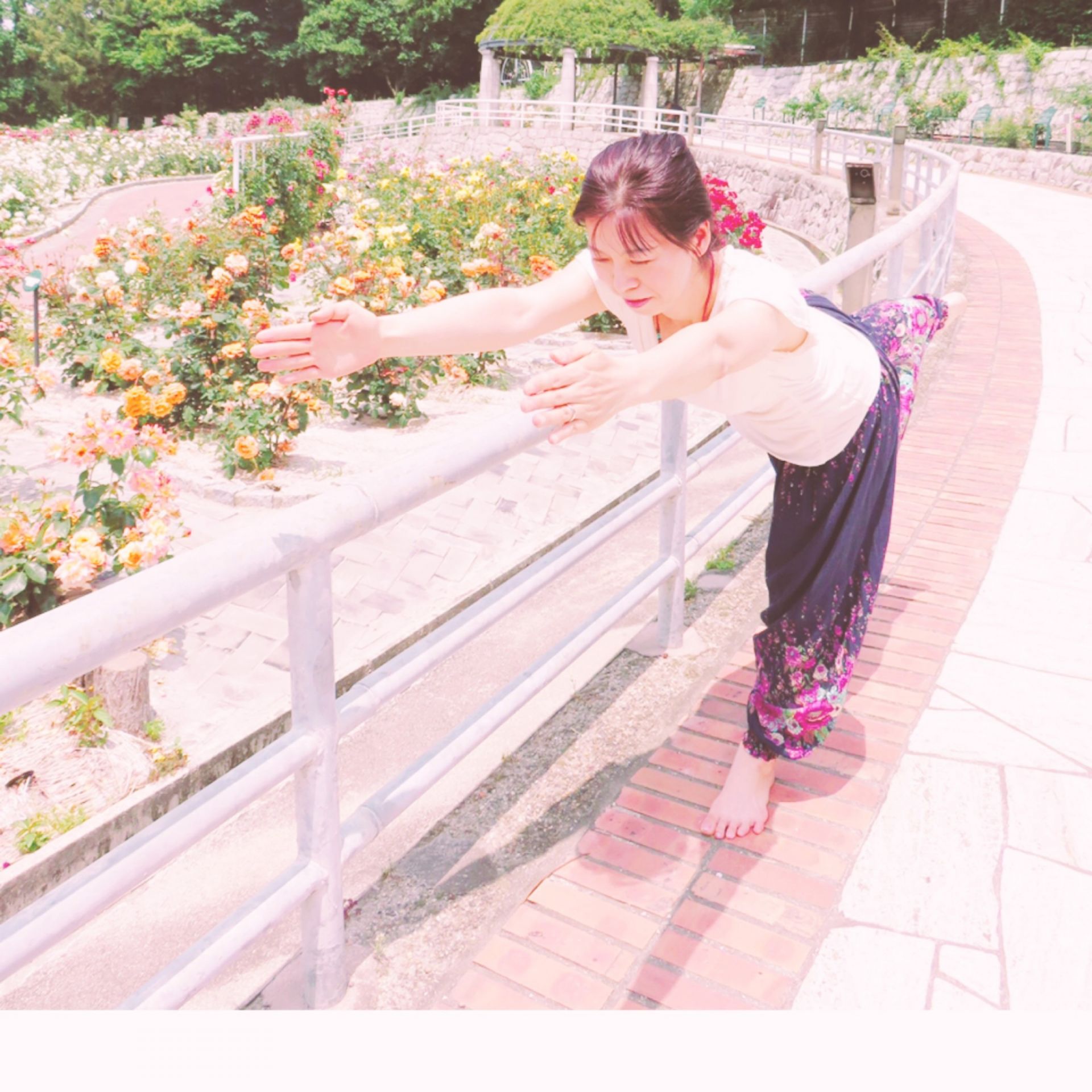 ヨガでは姿勢が崩れると股関節を傷めやすくなります大阪ヨガ